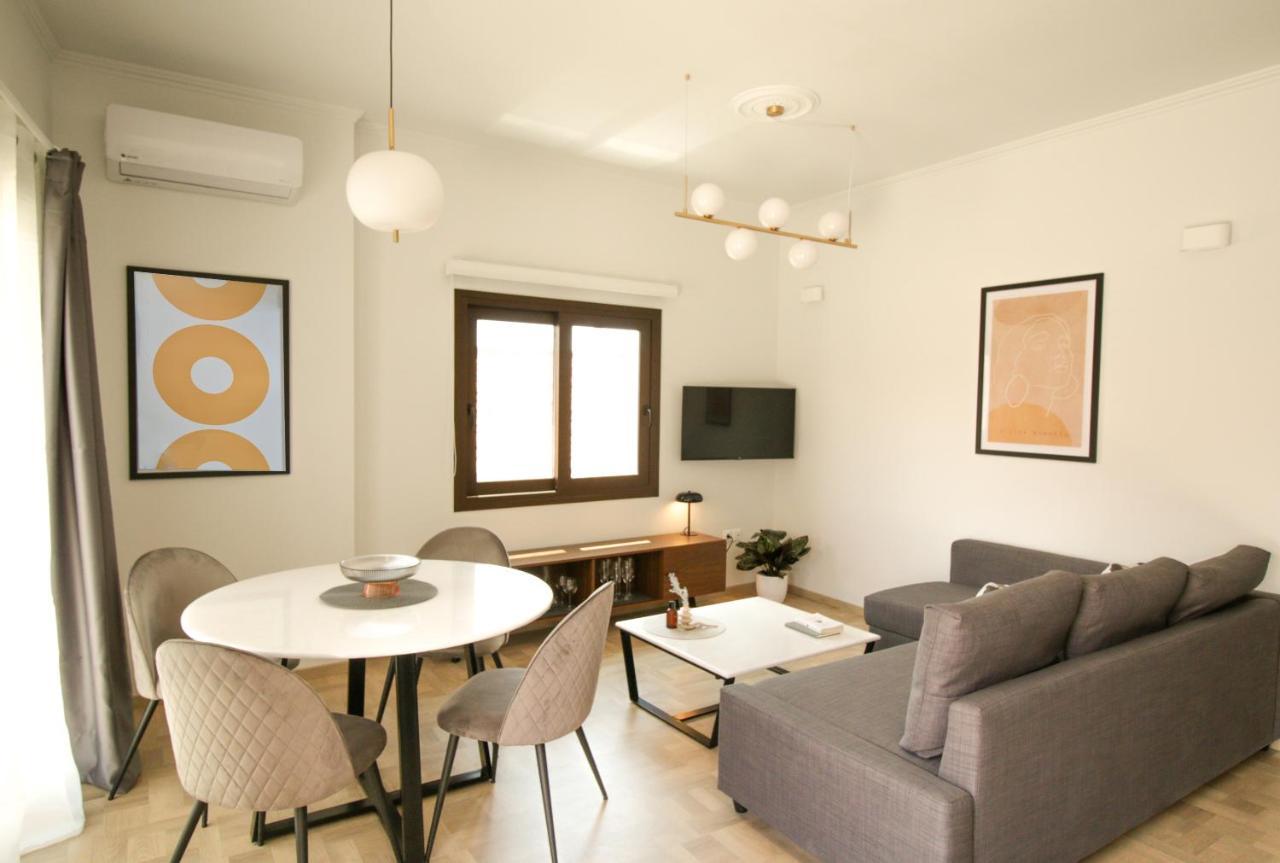Onos - 2 Bedroom 2 Bathroom Penthouse With Terrace In Old Town Каламата Экстерьер фото