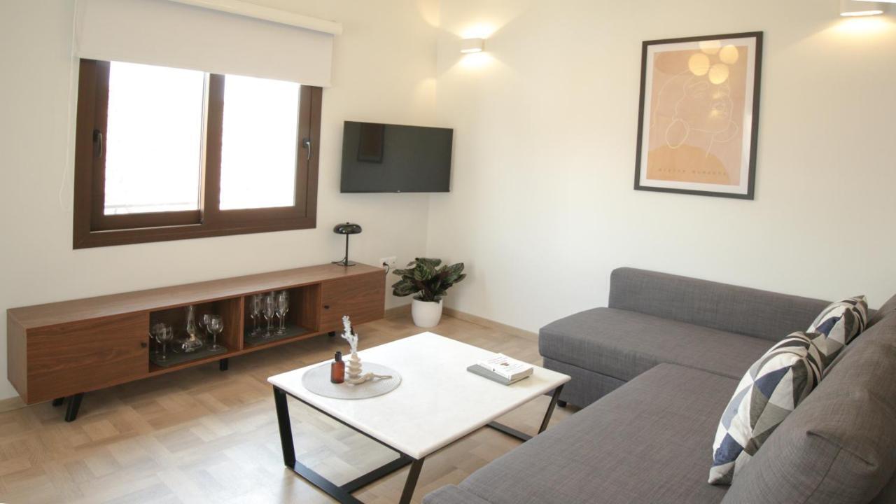 Onos - 2 Bedroom 2 Bathroom Penthouse With Terrace In Old Town Каламата Экстерьер фото